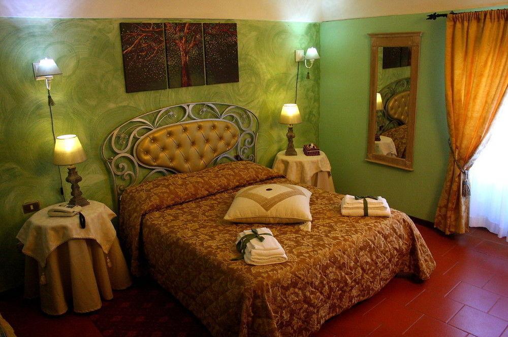 Hotel Convento Di San Colombo 3*